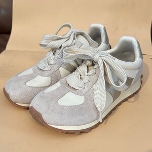 Somiliss Women's Sneakers in Cream and White 7.5